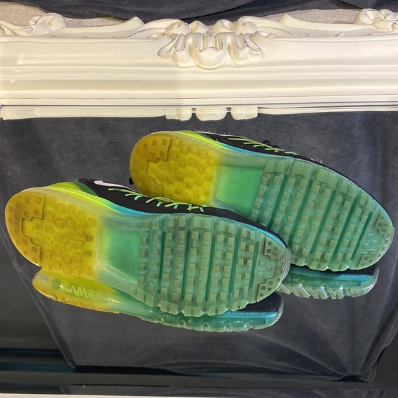 Airmax 360s fluorescent, yellow, and aqua - Picture 4 of 4